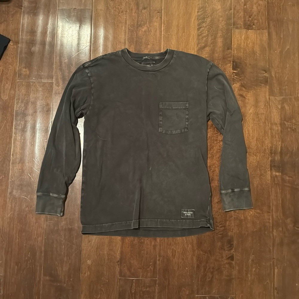Black long sleeve abercrombie and fitch long sleeve shirt with pocket
